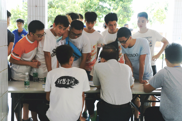 1466406233108057.jpg 应届生组团咨询.jpg