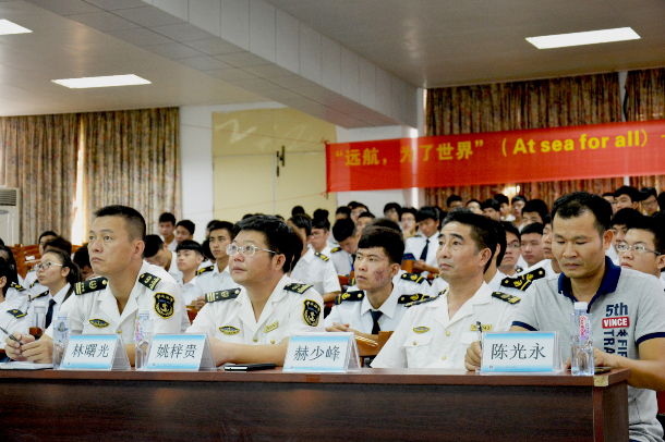 1467016057134749.jpg 大家认真聆听讲座.jpg