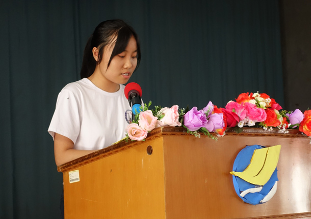 5、国贸1174班黄欣同学发言.JPG
